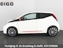 Toyota Aygo 1.0 VVT-i X-Play + Coral Red Pack | Apple Carplay & AndroidAUTO | 1e eigenaar | Dealer Onderhouden | Airco | Privacy Glass |