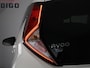 Toyota Aygo 1.0 VVT-i X-Play + Coral Red Pack | Apple Carplay & AndroidAUTO | 1e eigenaar | Dealer Onderhouden | Airco | Privacy Glass |