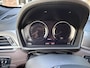 BMW X1 sDrive20i High Executive|Afneembare Trekhaak|HUD|Sportstoelen|Leer|Zwarte Hemel|Sfeerverlichting|Carplay.
