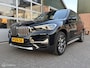 BMW X1 sDrive20i High Executive|Afneembare Trekhaak|HUD|Sportstoelen|Leer|Zwarte Hemel|Sfeerverlichting|Carplay.