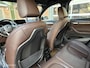 BMW X1 sDrive20i High Executive|Afneembare Trekhaak|HUD|Sportstoelen|Leer|Zwarte Hemel|Sfeerverlichting|Carplay.