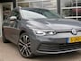 Volkswagen Golf 1.0 eTSI Life DSG-aut. / Led / 18 Inch / Sportstoelen / Stoel en stuurwielverw. / BOVAG garantie