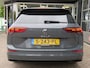 Volkswagen Golf 1.0 eTSI Life DSG-aut. / Led / 18 Inch / Sportstoelen / Stoel en stuurwielverw. / BOVAG garantie