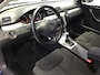 Volkswagen Passat 1.4 TSI Comfortline I 144xxx I Navi I Automaat I Clima I Cruise I Stoelverw I 17inch I Kln Brt I Goed Onderhoud.