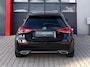 Mercedes-Benz A-klasse 180 Business Solution Facelift AMG Upgrade | Camera | Widescreen | Keyless Go | Dodehoek detectie | Ambilight + | Stoelverwarming | Cruise | Led | Digital Dash | 6 Vers