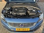Volvo V60 1.6 T3 MOMENTUM | NL-AUTO! | DEALER OH! | TREKHAAK!