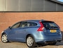 Volvo V60 1.6 T3 MOMENTUM | NL-AUTO! | DEALER OH! | TREKHAAK!