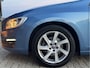 Volvo V60 1.6 T3 MOMENTUM | NL-AUTO! | DEALER OH! | TREKHAAK!