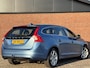 Volvo V60 1.6 T3 MOMENTUM | NL-AUTO! | DEALER OH! | TREKHAAK!