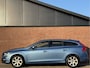 Volvo V60 1.6 T3 MOMENTUM | NL-AUTO! | DEALER OH! | TREKHAAK!