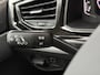 Volkswagen Polo 1.0 TSI Life Business Stoelverwarming | LED verlichting | Climate control | Cruise control adaptief | Apple CarPlay/Android Auto | Navigatiesysteem | Rijstrooksensor | Parkeersensoren voor en achter