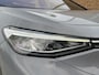 Volkswagen ID.4 Life 77 kWh Warmtepomp | 20 inch velgen | LED verlichting | Navigatiesysteem | Apple CarPlay/Android Auto | Cruise control adaptief | Climate control | Voorstoelen verwarmd | Parkeersensoren voor en achter