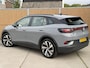 Volkswagen ID.4 Life 77 kWh Warmtepomp | 20 inch velgen | LED verlichting | Navigatiesysteem | Apple CarPlay/Android Auto | Cruise control adaptief | Climate control | Voorstoelen verwarmd | Parkeersensoren voor en achter