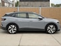 Volkswagen ID.4 Life 77 kWh Warmtepomp | 20 inch velgen | LED verlichting | Navigatiesysteem | Apple CarPlay/Android Auto | Cruise control adaptief | Climate control | Voorstoelen verwarmd | Parkeersensoren voor en achter