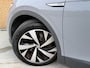 Volkswagen ID.4 Life 77 kWh Warmtepomp | 20 inch velgen | LED verlichting | Navigatiesysteem | Apple CarPlay/Android Auto | Cruise control adaptief | Climate control | Voorstoelen verwarmd | Parkeersensoren voor en achter