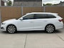 Skoda Octavia Combi 1.0 e-TSI Business Edition Plus Automaat | Panoramadak | Elektrisch verstelbare bestuurdersstoel | Stoel- en stuurverwarming | Uitklapbare trekhaak | LED verlichting | Apple CarPlay/Android Auto | Parkeersensoren voor en achter