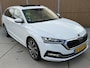 Skoda Octavia Combi 1.0 e-TSI Business Edition Plus Automaat | Panoramadak | Elektrisch verstelbare bestuurdersstoel | Stoel- en stuurverwarming | Uitklapbare trekhaak | LED verlichting | Apple CarPlay/Android Auto | Parkeersensoren voor en achter