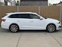 Skoda Octavia Combi 1.0 e-TSI Business Edition Plus Automaat | Panoramadak | Elektrisch verstelbare bestuurdersstoel | Stoel- en stuurverwarming | Uitklapbare trekhaak | LED verlichting | Apple CarPlay/Android Auto | Parkeersensoren voor en achter