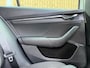 Skoda Octavia Combi 1.0 e-TSI Business Edition Plus Automaat | Panoramadak | Elektrisch verstelbare bestuurdersstoel | Stoel- en stuurverwarming | Uitklapbare trekhaak | LED verlichting | Apple CarPlay/Android Auto | Parkeersensoren voor en achter