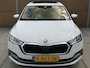 Skoda Octavia Combi 1.0 e-TSI Business Edition Plus Automaat | Panoramadak | Elektrisch verstelbare bestuurdersstoel | Stoel- en stuurverwarming | Uitklapbare trekhaak | LED verlichting | Apple CarPlay/Android Auto | Parkeersensoren voor en achter