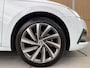 Skoda Octavia Combi 1.0 e-TSI Business Edition Plus Automaat | Panoramadak | Elektrisch verstelbare bestuurdersstoel | Stoel- en stuurverwarming | Uitklapbare trekhaak | LED verlichting | Apple CarPlay/Android Auto | Parkeersensoren voor en achter