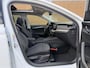 Skoda Octavia Combi 1.0 e-TSI Business Edition Plus Automaat | Panoramadak | Elektrisch verstelbare bestuurdersstoel | Stoel- en stuurverwarming | Uitklapbare trekhaak | LED verlichting | Apple CarPlay/Android Auto | Parkeersensoren voor en achter