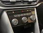 Volkswagen T-Roc 1.0 TSI Life 75 Edition Achteruitrijcamera | LED verlichting | Parkeersensoren voor en achter | Airconditioning | Cruise control adaptief | Apple CarPlay/Android Auto | Rijstrooksensor | DAB ontvanger