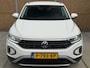 Volkswagen T-Roc 1.0 TSI Life 75 Edition Achteruitrijcamera | LED verlichting | Parkeersensoren voor en achter | Airconditioning | Cruise control adaptief | Apple CarPlay/Android Auto | Rijstrooksensor | DAB ontvanger
