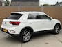 Volkswagen T-Roc 1.0 TSI Life 75 Edition Achteruitrijcamera | LED verlichting | Parkeersensoren voor en achter | Airconditioning | Cruise control adaptief | Apple CarPlay/Android Auto | Rijstrooksensor | DAB ontvanger