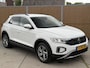 Volkswagen T-Roc 1.0 TSI Life 75 Edition Achteruitrijcamera | LED verlichting | Parkeersensoren voor en achter | Airconditioning | Cruise control adaptief | Apple CarPlay/Android Auto | Rijstrooksensor | DAB ontvanger