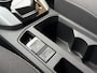 Volkswagen T-Roc 1.0 TSI Life 75 Edition Achteruitrijcamera | LED verlichting | Parkeersensoren voor en achter | Airconditioning | Cruise control adaptief | Apple CarPlay/Android Auto | Rijstrooksensor | DAB ontvanger