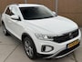 Volkswagen T-Roc 1.0 TSI Life 75 Edition Achteruitrijcamera | LED verlichting | Parkeersensoren voor en achter | Airconditioning | Cruise control adaptief | Apple CarPlay/Android Auto | Rijstrooksensor | DAB ontvanger