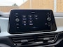 Volkswagen T-Roc 1.0 TSI Life 75 Edition Achteruitrijcamera | LED verlichting | Parkeersensoren voor en achter | Airconditioning | Cruise control adaptief | Apple CarPlay/Android Auto | Rijstrooksensor | DAB ontvanger