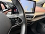 Volkswagen ID.5 Pro 77 kWh Warmtepomp | Trekhaak uitklapbaar | Parkeersensoren voor en achter | Apple CarPlay/Android Auto | LED verlichting | Cruise control adaptief | Rijstrooksensor | DAB ontvanger