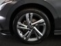 Volkswagen Golf 1.5 eTSI R-Line 130 pk Automaat (DSG) | Private lease vanaf €587 | Navigatie via App | Parkeersensoren | Autom. airco | Apple Carplay/Android Auto | R-Line |