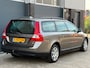 Volvo V70 2.0 Momentum LEER CRUISE CLIMA TREKHAAK NIEUW APK