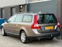 Volvo V70 2.0 Momentum LEER CRUISE CLIMA TREKHAAK NIEUW APK