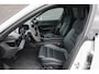 Porsche Taycan Cross Turismo 276Pk | 4WD | Luchtvering | Panoramadak | Warmtepomp | 360° Camera | 21'' | Krijt grijs