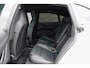 Porsche Taycan Cross Turismo 276Pk | 4WD | Luchtvering | Panoramadak | Warmtepomp | 360° Camera | 21'' | Krijt grijs