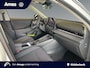 Volkswagen T-Roc Life First Edition 1.5 eTSI 116 PK | Stoelverwarming | Draadloos telefoon laden |