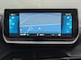 Peugeot e-2008 EV Allure Pack 50 kWh Airco | AppleCarPlay/ Android Auto | Camera | Cruise Control | DAB | LED | LMV 17" | Navi | PDC Achter |