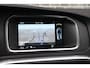 Volvo V40 Cross Country 2.0 T4 AWD Summum | Trekhaak | Navigatie | High Performance Audio | All-Season banden | Achteruitrijcamera | Parkeersensoren | Panoramadak | LED Koplampen | Lederen Bekleding | Stoelverwarming