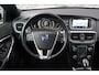 Volvo V40 Cross Country 2.0 T4 AWD Summum | Trekhaak | Navigatie | High Performance Audio | All-Season banden | Achteruitrijcamera | Parkeersensoren | Panoramadak | LED Koplampen | Lederen Bekleding | Stoelverwarming