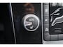 Volvo V40 Cross Country 2.0 T4 AWD Summum | Trekhaak | Navigatie | High Performance Audio | All-Season banden | Achteruitrijcamera | Parkeersensoren | Panoramadak | LED Koplampen | Lederen Bekleding | Stoelverwarming
