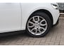 Volvo V40 Cross Country 2.0 T4 AWD Summum | Trekhaak | Navigatie | High Performance Audio | All-Season banden | Achteruitrijcamera | Parkeersensoren | Panoramadak | LED Koplampen | Lederen Bekleding | Stoelverwarming