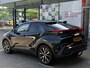 Toyota C-HR / C-HR+ 2.0 Plug-in Hybrid 220 First Edition TREKHAAK PARK. SENSOR V+A STOEL/STUURVERWARM. 360 CAMERA