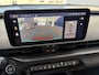 Fiat 600 1.2 Hybrid La Prima Achteruitrijcamera - Apple carplay - Airco - parkeersensoren - Navigatie - Dodehoek detector - Draadloze telefoonoplader - Stoelverwarming - Voorstoelen met massagefunctie - Bluetooth - Cruise control - Keyless start and entry - Led verlichting - Licht metalen velgen 18 inch - Stuur multifunctioneel - Verkeersbord detectie