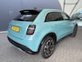 Fiat 600 1.2 Hybrid La Prima Achteruitrijcamera - Apple carplay - Airco - parkeersensoren - Navigatie - Dodehoek detector - Draadloze telefoonoplader - Stoelverwarming - Voorstoelen met massagefunctie - Bluetooth - Cruise control - Keyless start and entry - Led verlichting - Licht metalen velgen 18 inch - Stuur multifunctioneel - Verkeersbord detectie
