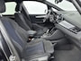 BMW 2-Serie Active Tourer 218i 140Pk Executive Launch Edition | Navigatie | Achteruitrijcamera | Climate Control | Sportstoelen | Bluetooth Telefoonverbinding | Elektrisch Bedienbare Achterklep |