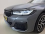 BMW 5-Serie 520d xDrive M Sport -HeadUp -LED Adaptief -Pano Dak -Live Cockpit Prof -Sportrem -Elektr Stoelen Memory -Verwarmd Stuur -WiFi